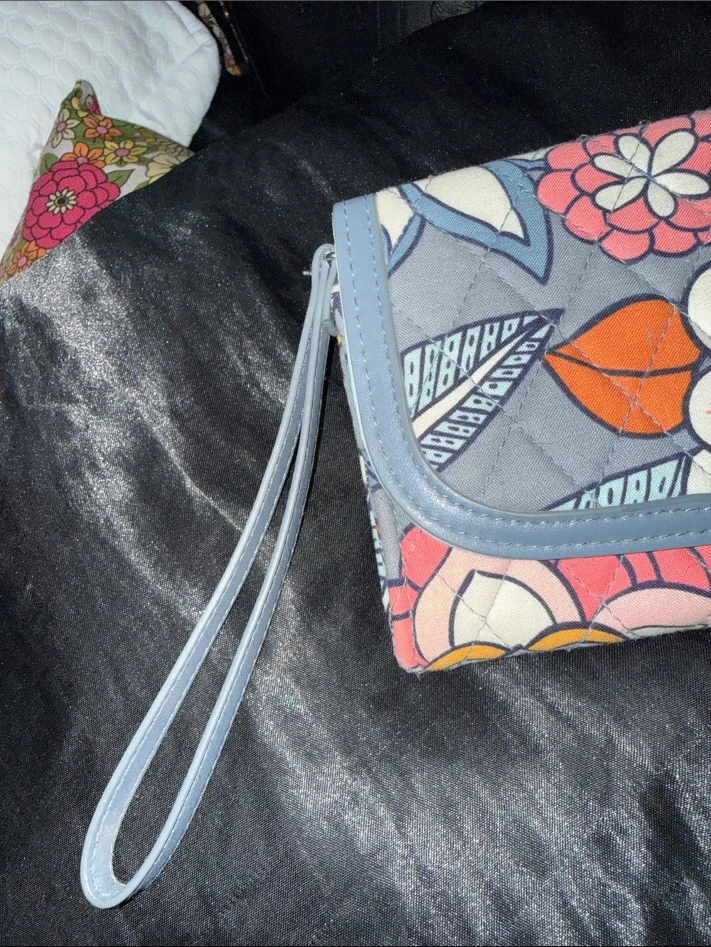 Vera Bradley Wallet/Wristlet!!! - Picture 3 of 8